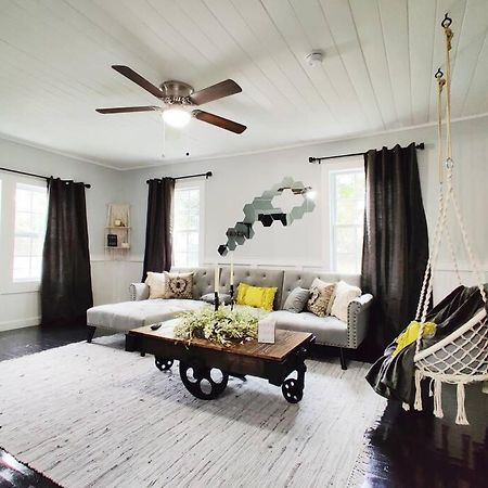 Honeycomb Gem, Beautifully Designed & Near Downtown Thomasville Esterno foto