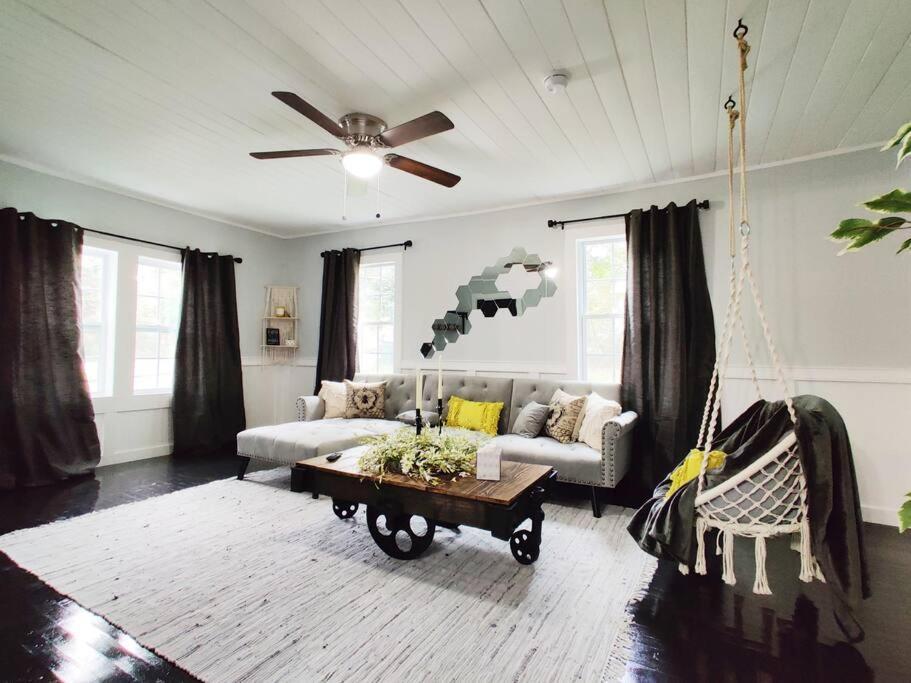 Honeycomb Gem, Beautifully Designed & Near Downtown Thomasville Esterno foto