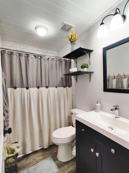Honeycomb Gem, Beautifully Designed & Near Downtown Thomasville Esterno foto