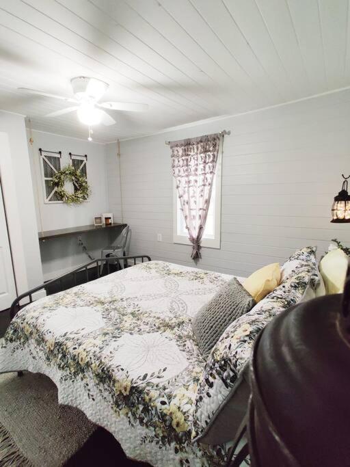 Honeycomb Gem, Beautifully Designed & Near Downtown Thomasville Esterno foto