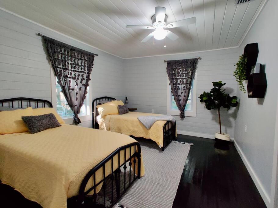 Honeycomb Gem, Beautifully Designed & Near Downtown Thomasville Esterno foto