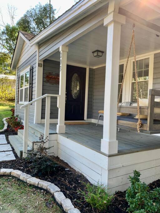 Honeycomb Gem, Beautifully Designed & Near Downtown Thomasville Esterno foto