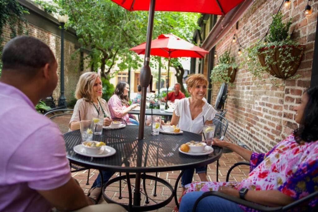 Honeycomb Gem, Beautifully Designed & Near Downtown Thomasville Esterno foto